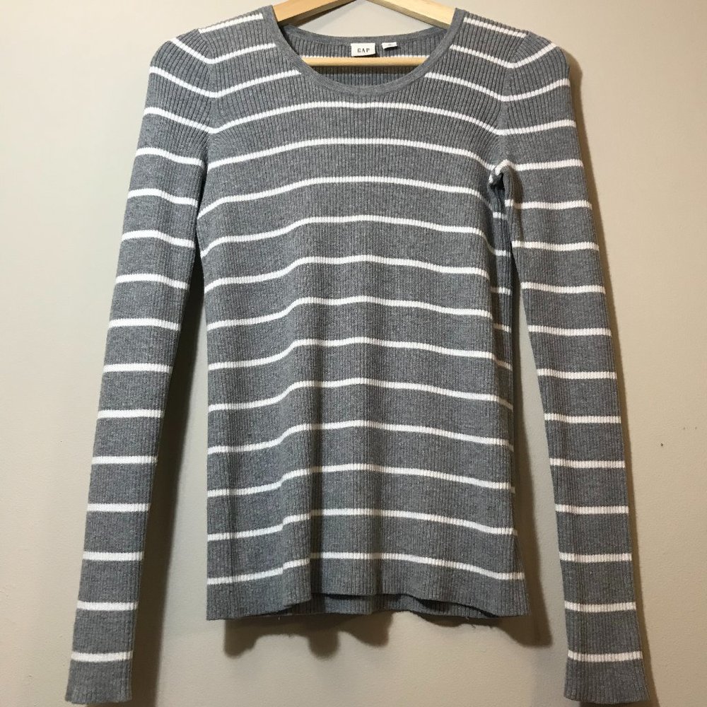 GAP Gray & White Ribbed Striped Sweater (XS)